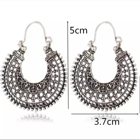 NEW Antique Silver tone Vintage style Earrings - Picture 2 of 4